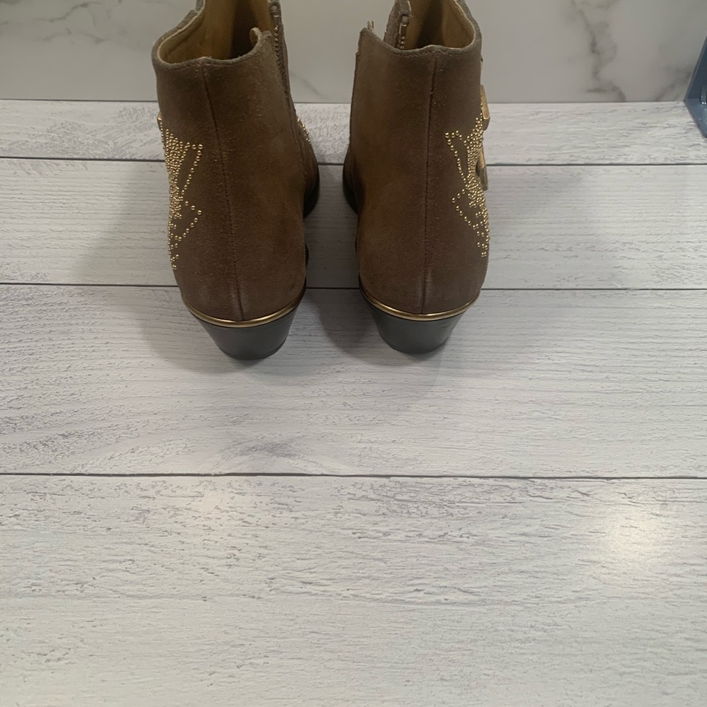 Boots - Picture 5 of 5